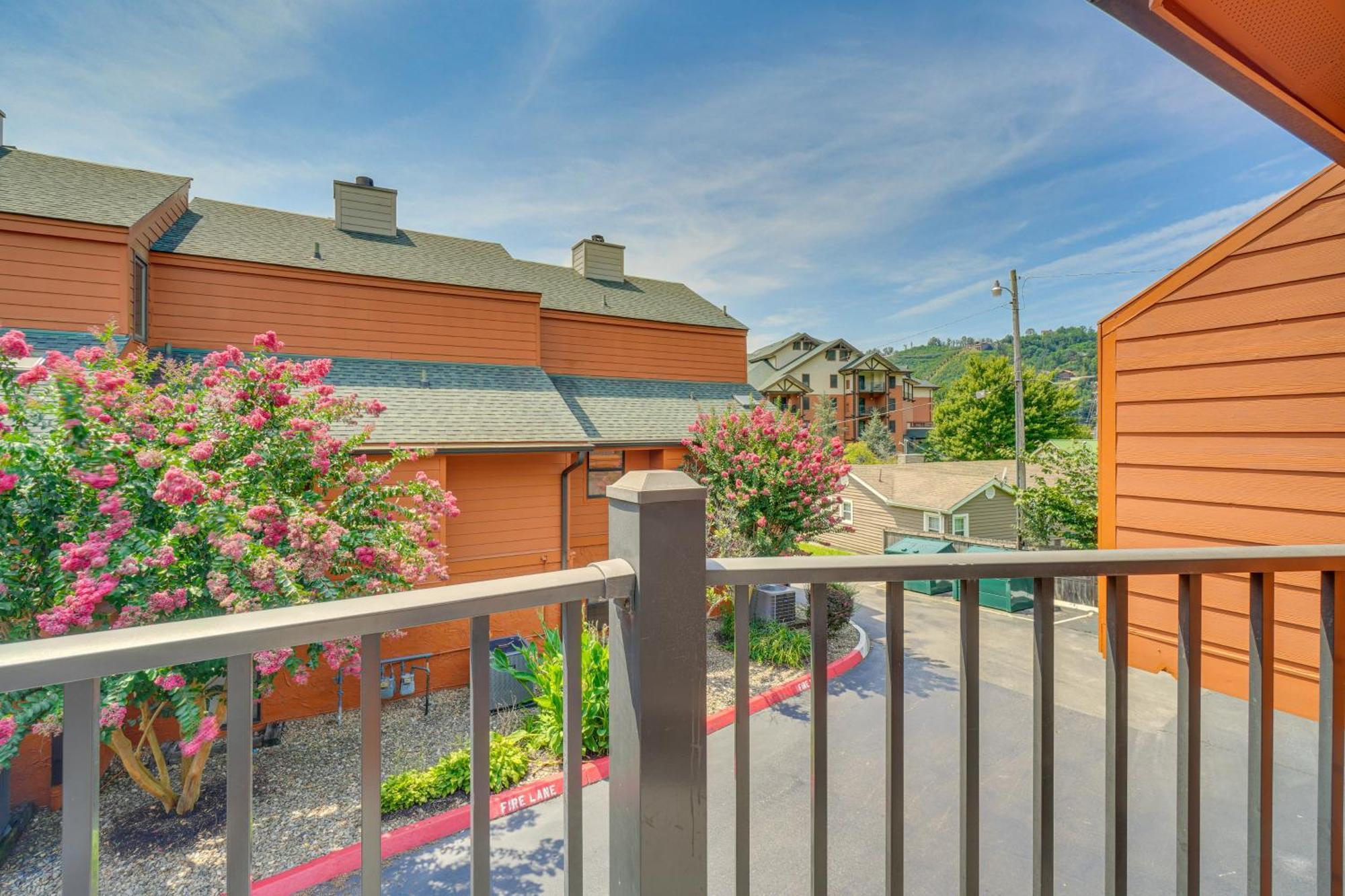 Gatlinburg Mountain Townhome With Pool Access! Ngoại thất bức ảnh