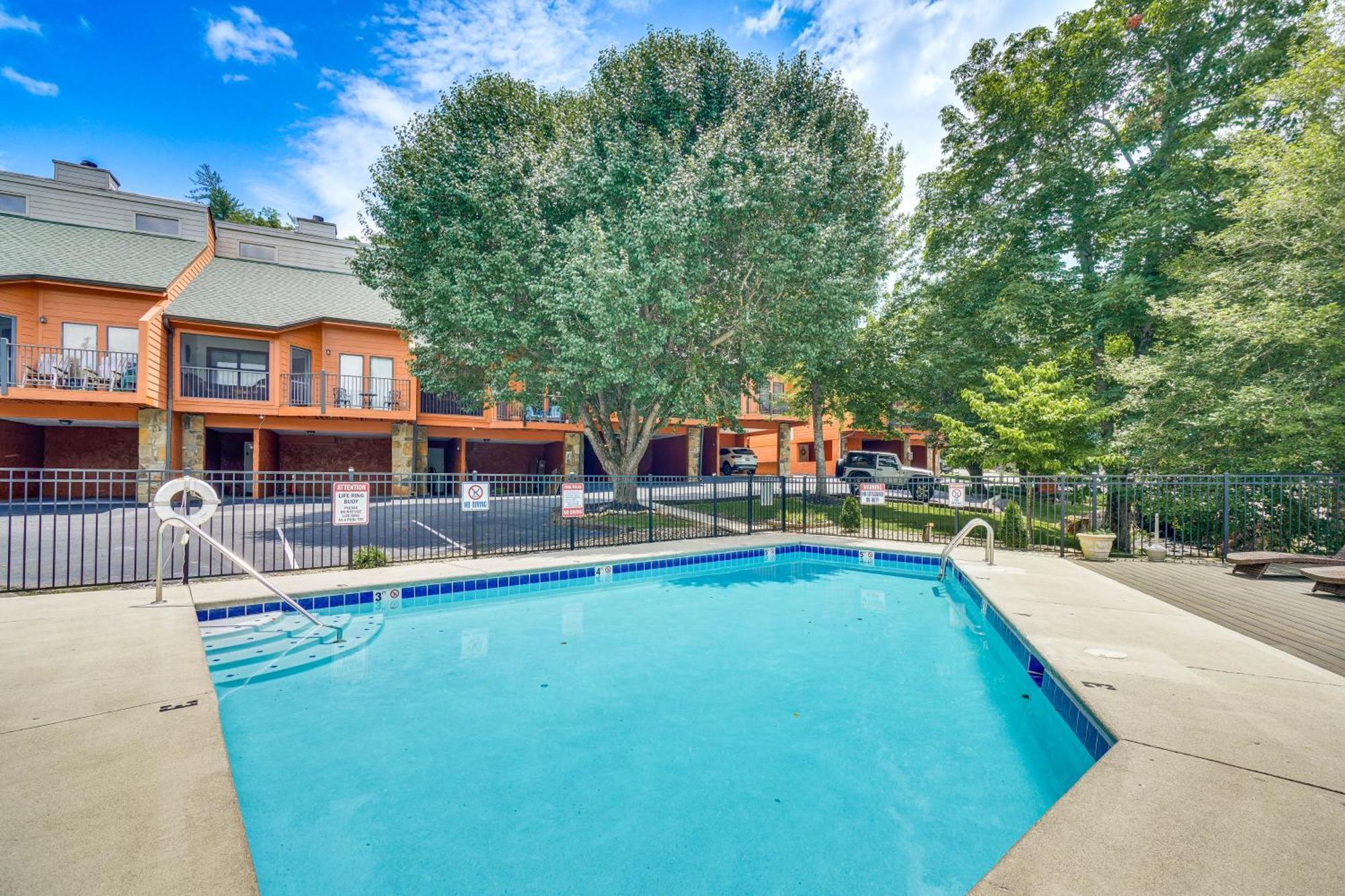 Gatlinburg Mountain Townhome With Pool Access! Ngoại thất bức ảnh